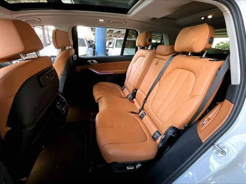 Used 2022 BMW X7 xDrive40i w/ Executive Package image 19