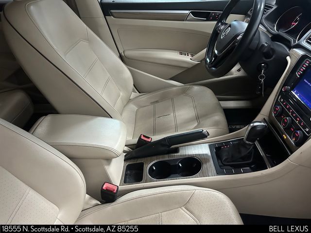 Used 2016 Volkswagen Passat 1.8T SE w/ Lighting Package (P06) FWD image 12