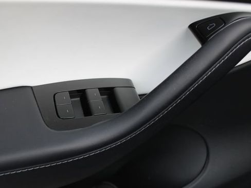 Used 2020 Tesla Model Y Performance image 30