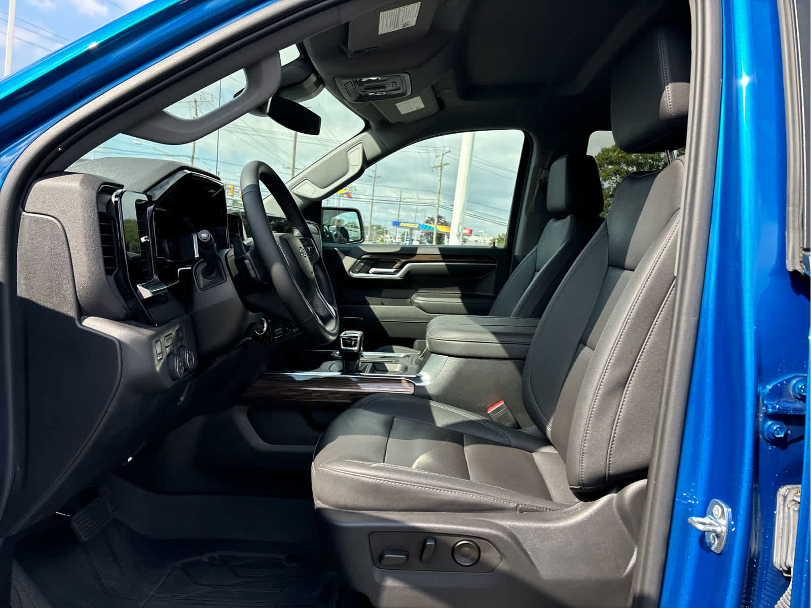 Certified 2023 Chevrolet Silverado 1500 RST w/ Convenience Package II AWD/4WD image 8