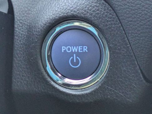 Used 2022 Toyota RAV4 XLE image 16