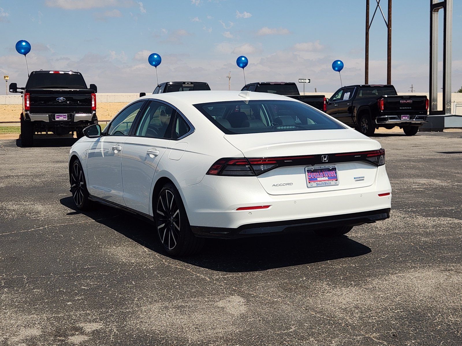 Used 2024 Honda Accord Touring image 4