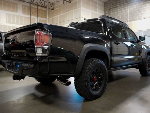 Used 2018 Toyota Tacoma TRD Pro AWD/4WD image 5