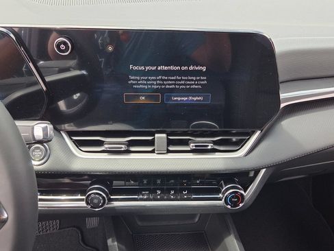 New 2026 Chevrolet Equinox LT FWD image 17
