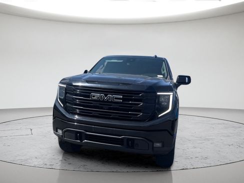 Used 2022 GMC Sierra 1500 Elevation w/ Elevation Premium Package AWD/4WD image 9