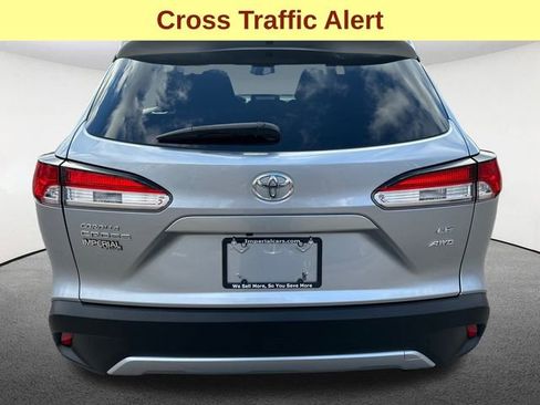 Used 2023 Toyota Corolla Cross LE image 9