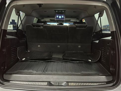 Used 2017 Chevrolet Suburban LT image 15