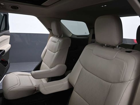 Used 2021 Ford Explorer Platinum w/ Equipment Group 601A image 22