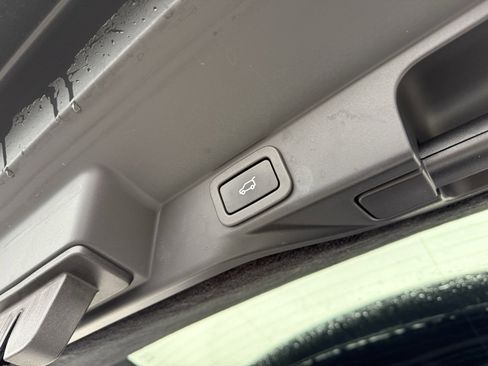 Used 2019 Land Rover Range Rover Sport SVR image 24