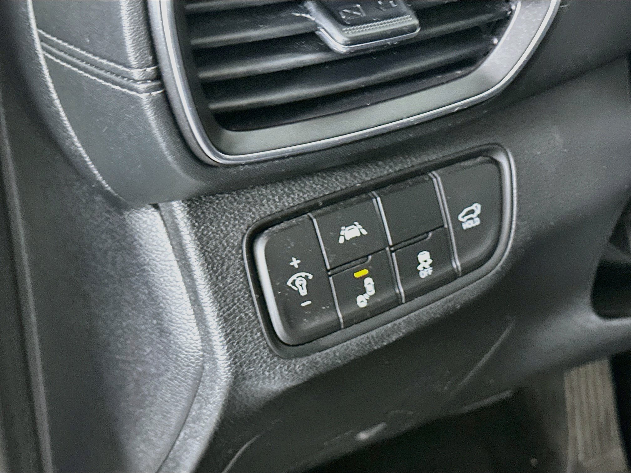 Used 2020 Hyundai Santa Fe Limited FWD image 17