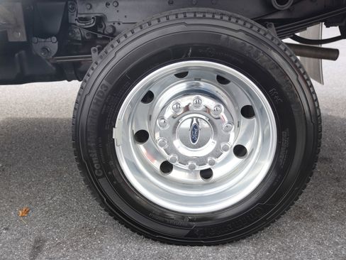 Used 2023 Ford F550 4x4 Regular Cab Super Duty image 25