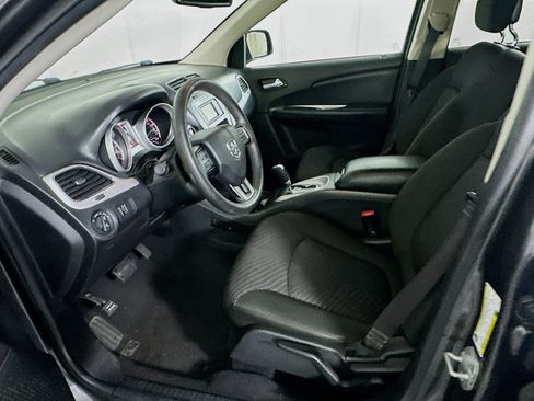 Used 2019 Dodge Journey SE image 13