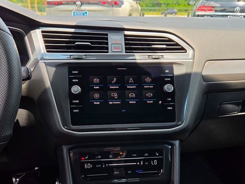 Certified 2024 Volkswagen Tiguan SE R-Line FWD image 31