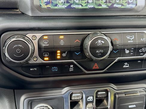 Used 2023 Jeep Wrangler Unlimited Sahara w/ Cold Weather Group image 19