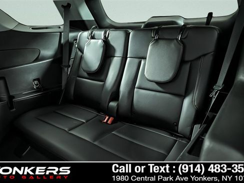 Used 2022 Ford Explorer XLT w/ Equipment Group 202A AWD/4WD image 13
