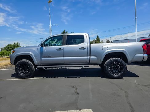 Used 2019 Toyota Tacoma SR5 AWD/4WD image 6