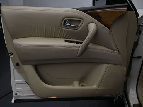 Used 2014 INFINITI QX80 4WD w/ Theater Package image 18