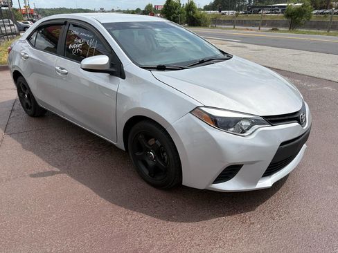 Used 2014 Toyota Corolla LE image 4