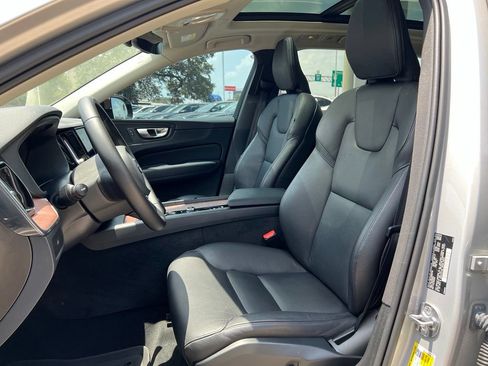 Certified 2024 Volvo XC60 B5 Core AWD/4WD image 12