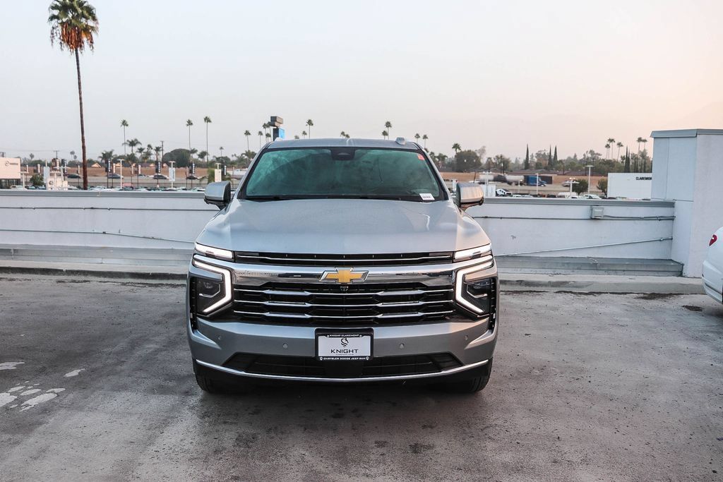 Used 2025 Chevrolet Tahoe LT AWD/4WD image 3