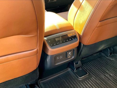 Used 2024 Nissan Pathfinder Platinum w/ Cargo Package image 29