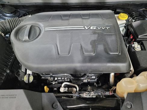 Used 2020 Jeep Cherokee Limited AWD/4WD image 30