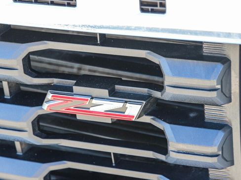 Used 2021 Chevrolet Silverado 3500 LT image 11