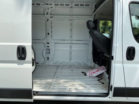 Used 2022 RAM ProMaster 2500 FWD image 7