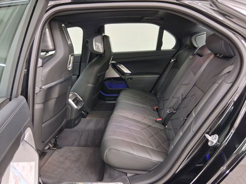 Certified 2023 BMW i7 xDrive60 AWD/4WD image 12