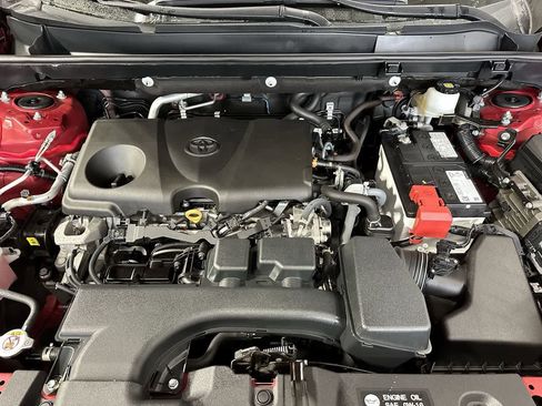 Used 2022 Toyota RAV4 XLE image 8