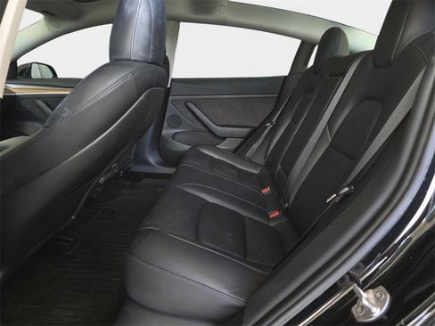 Used 2022 Tesla Model 3 image 12
