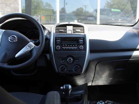 Used 2015 Nissan Versa SV image 25