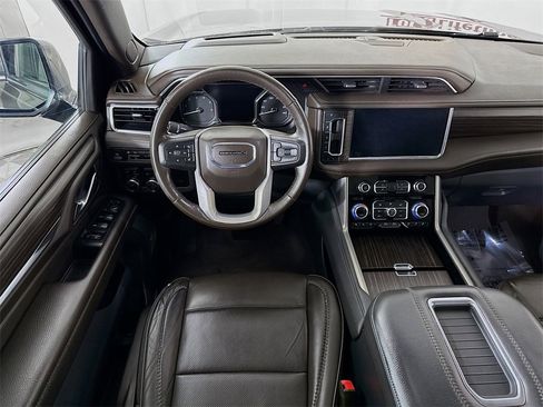 Used 2021 GMC Yukon Denali image 3