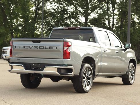 Used 2025 Chevrolet Silverado 1500 LT AWD/4WD image 7