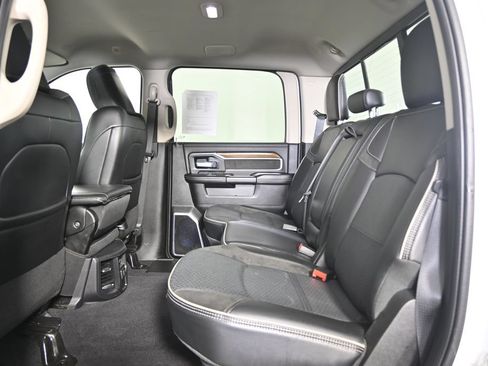 Used 2024 RAM 2500 Laramie AWD/4WD image 17