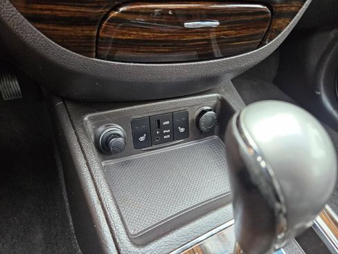 Used 2012 Hyundai Santa Fe Limited w/ Navigation Pkg 4 FWD image 23