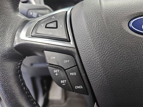 Used 2024 Ford Edge SEL image 16