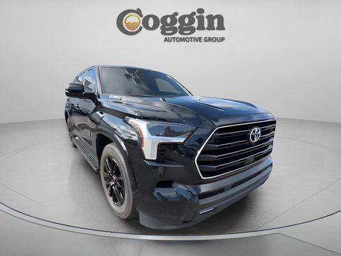 Used 2024 Toyota Sequoia 4WD image 14