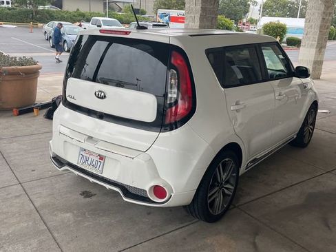 Used 2016 Kia Soul + w/ Soulful Package image 3