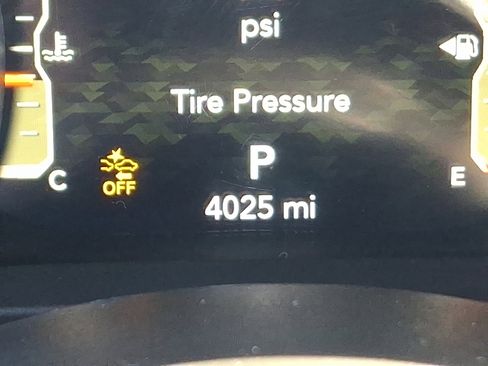 Certified 2024 Jeep Gladiator Sport image 19