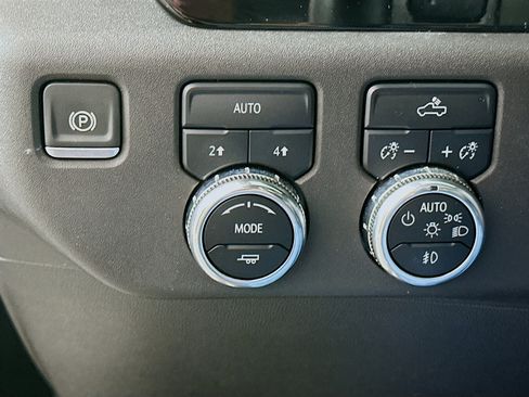 Used 2024 GMC Sierra 1500 Elevation AWD/4WD image 16