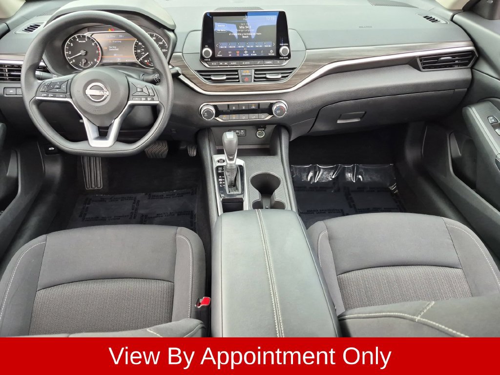 Used 2025 Nissan Altima 2.5 SV FWD image 22