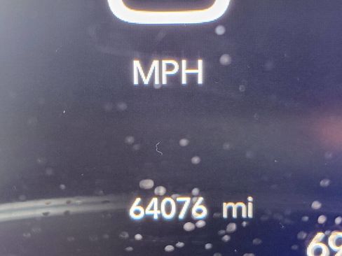 Used 2020 Chrysler Pacifica Limited image 22