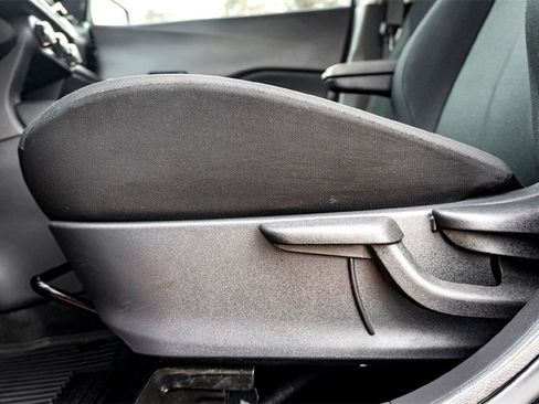 Used 2025 Nissan Kicks Play S image 12