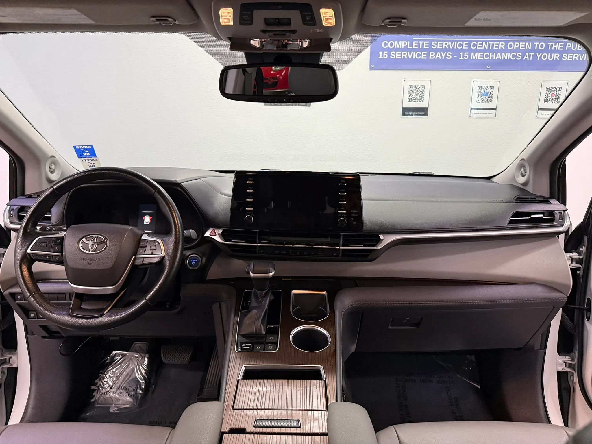 Used 2022 Toyota Sienna XLE w/ XLE Plus Package FWD image 15