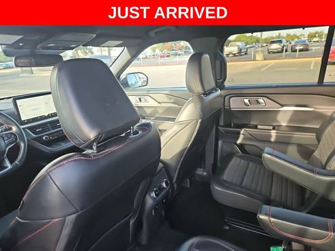 Used 2025 Ford Explorer ST-Line w/ Premium Package RWD image 12