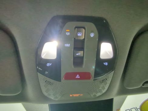Used 2024 Kia EV9 Wind AWD/4WD image 25