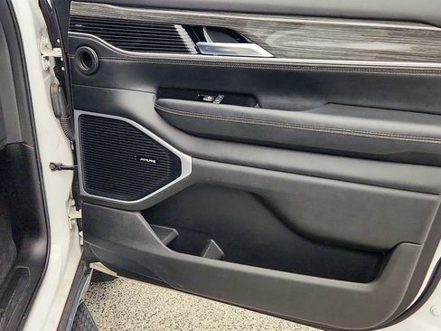 Used 2022 Jeep Wagoneer Series III AWD/4WD image 25