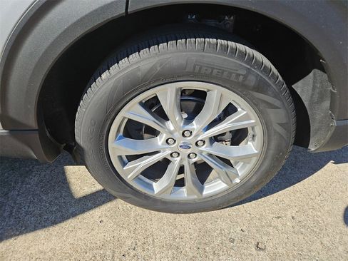 Used 2023 Ford Explorer Limited image 28