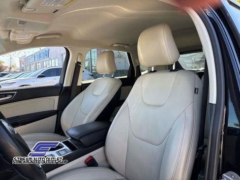 Used 2022 Ford Edge Titanium image 21